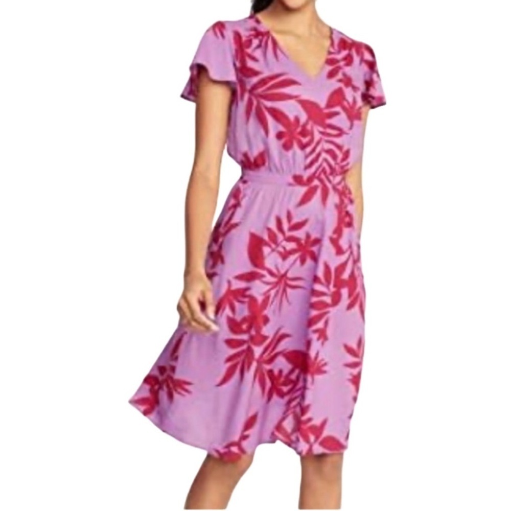 Old Navy Tropical Floral flutter sleeve midi dress. Size M. Purple and red.